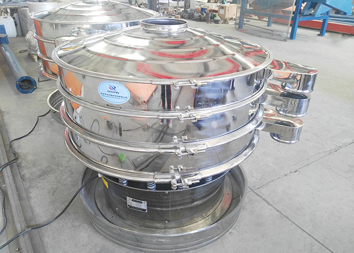 不銹鋼旋振篩專門用在食品、醫(yī)藥等對衛(wèi)生要求嚴(yán)格的行業(yè)，也可用在化工等有腐蝕性的行業(yè)